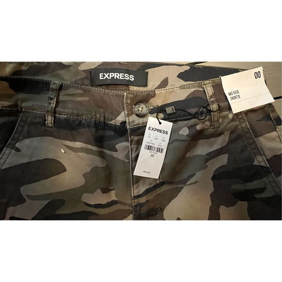 Express Camouflage Mid Rise Shorts NWT - Picture 4 of 5